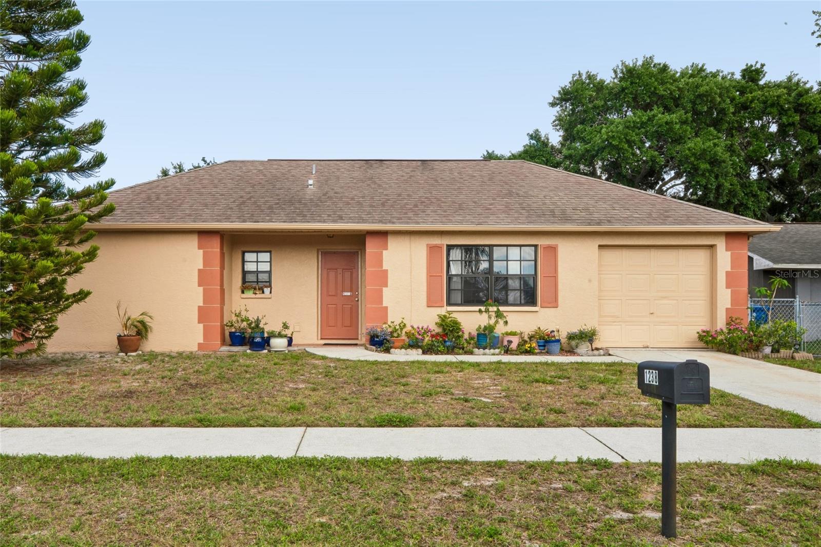 1238 Fuchsia Dr Property Photo 1
