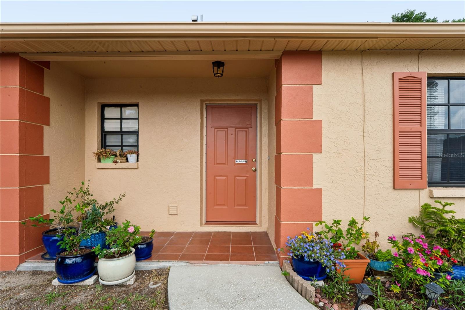 1238 Fuchsia Dr Property Photo 3