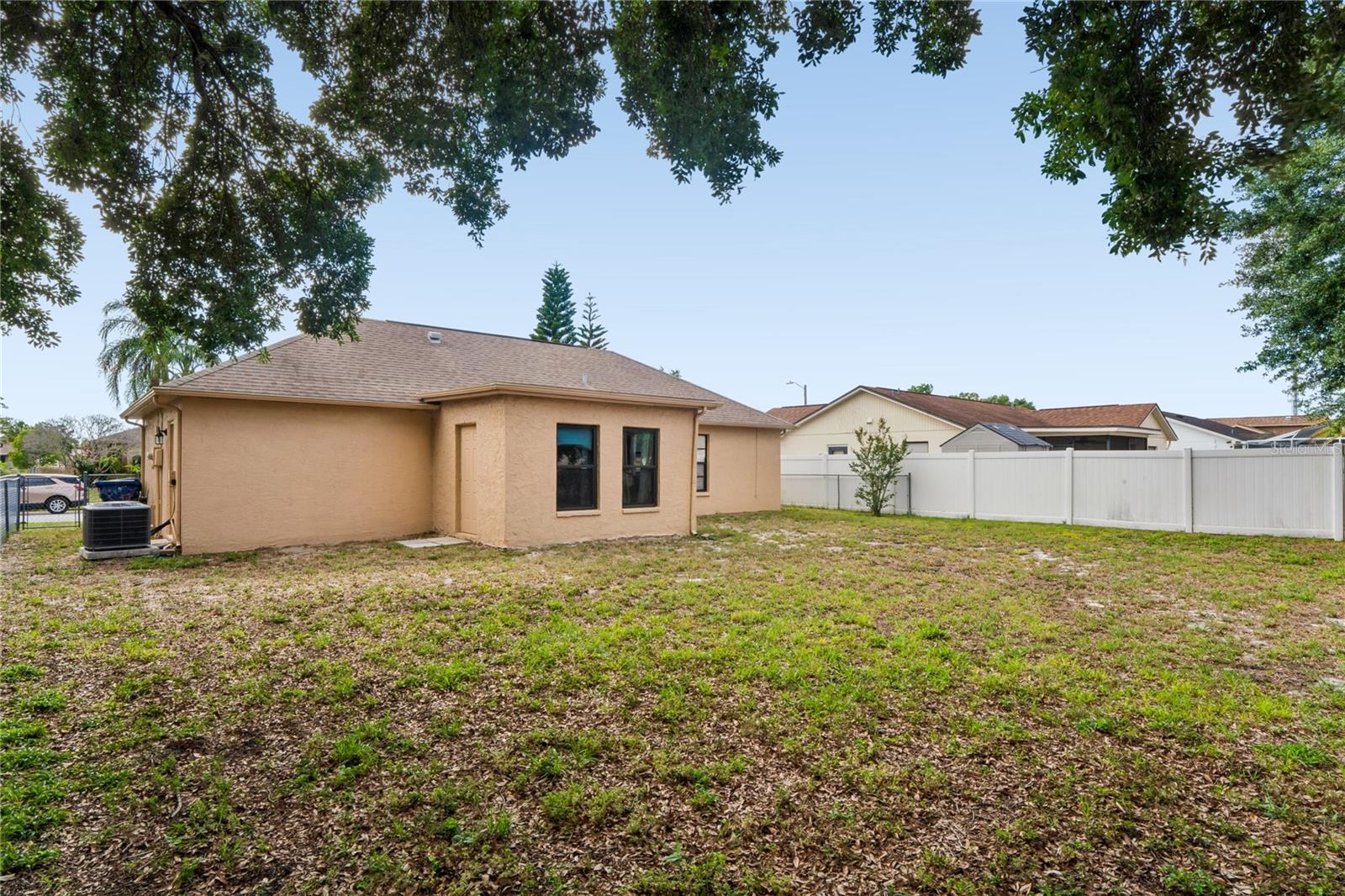 1238 Fuchsia Dr Property Photo 4