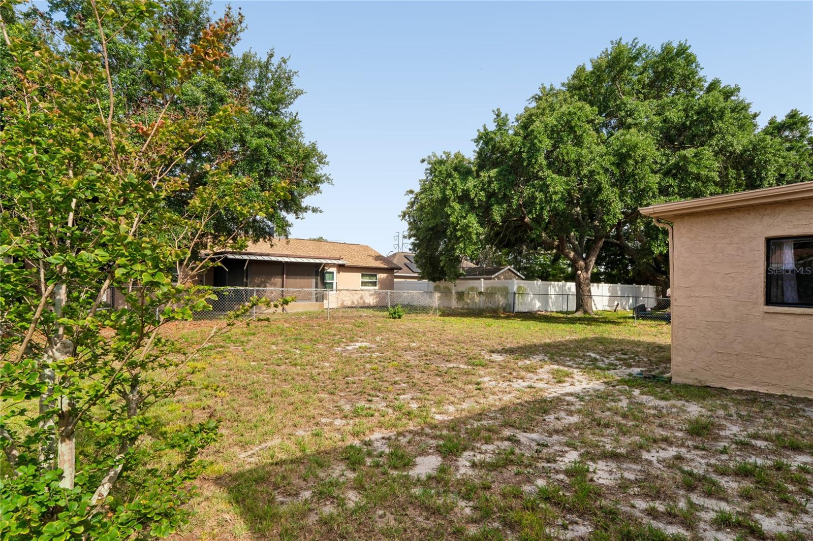 1238 Fuchsia Dr Property Photo 5