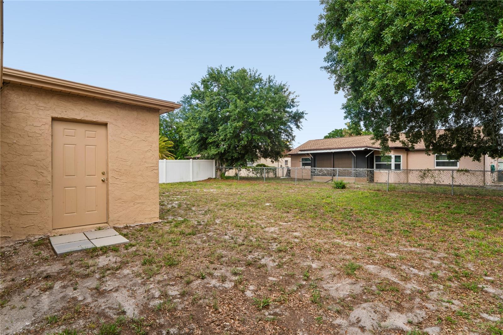 1238 Fuchsia Dr Property Photo 23