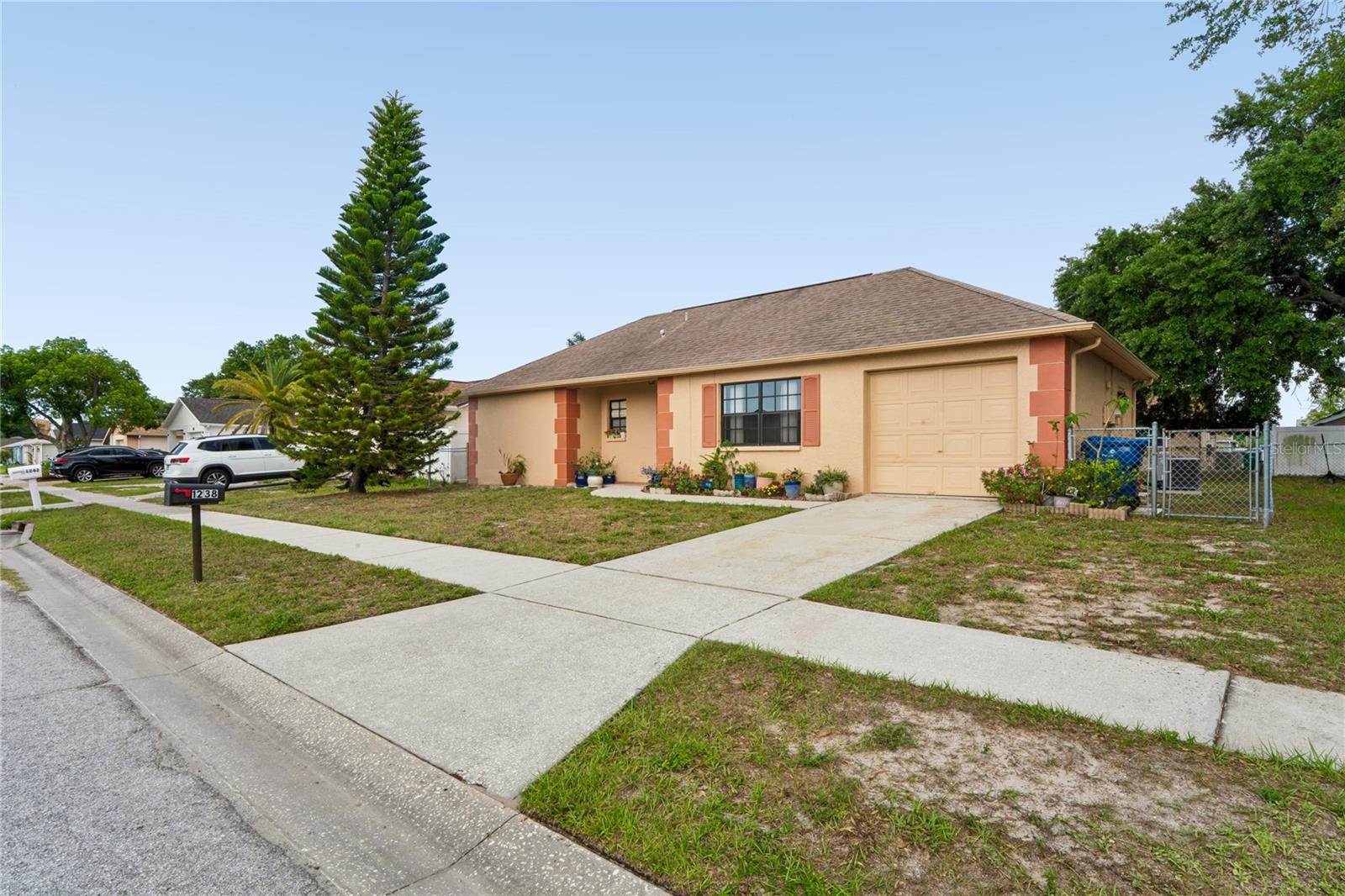 1238 Fuchsia Dr Property Photo 25