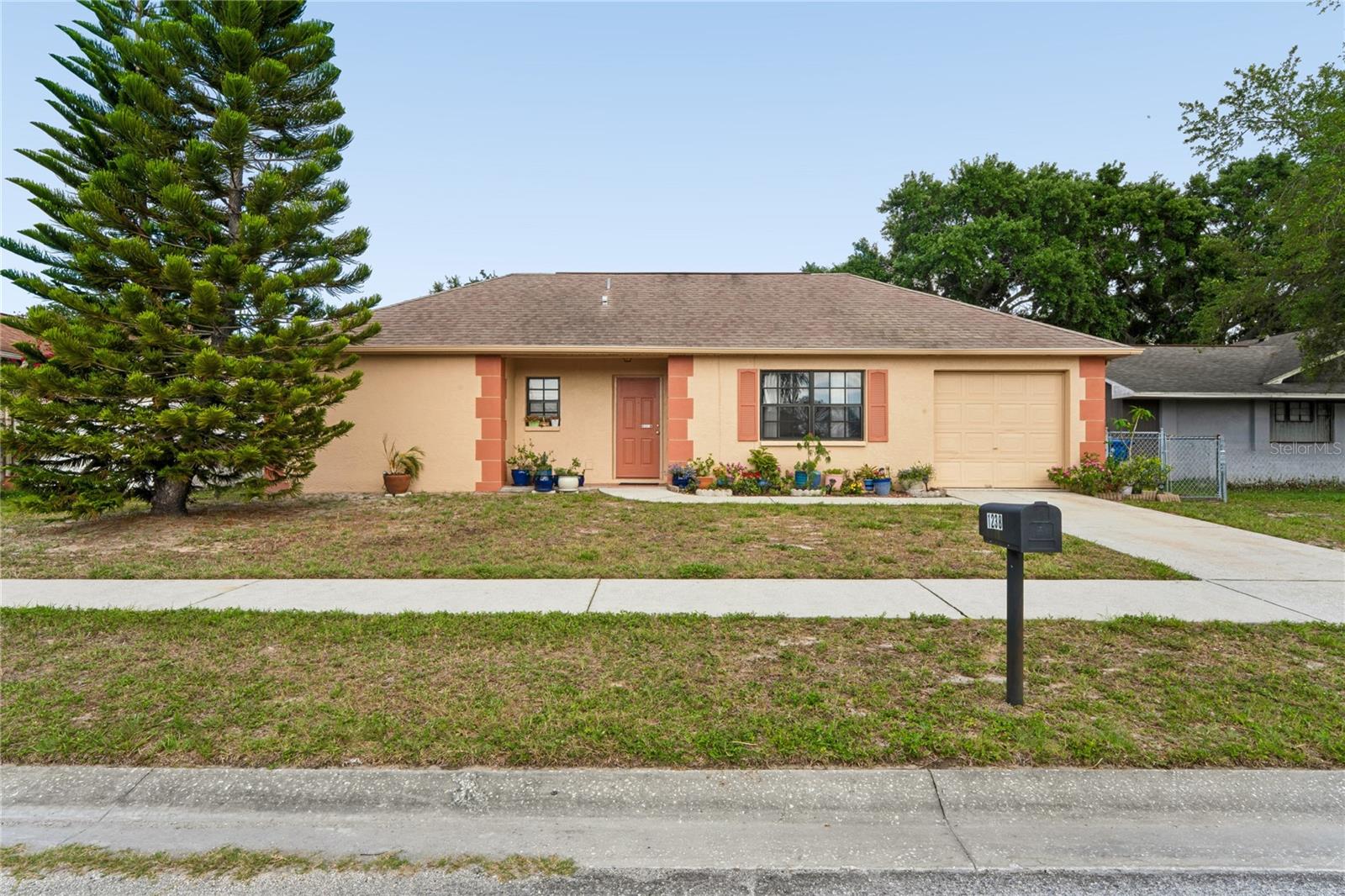 1238 Fuchsia Dr Property Photo 27