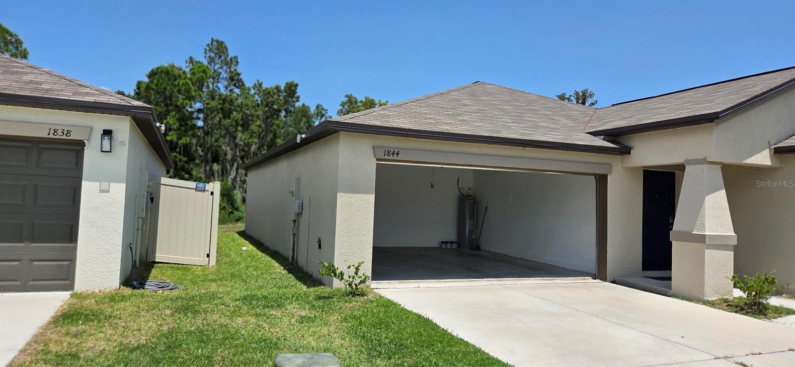 1844 Red Loop Property Photo 3