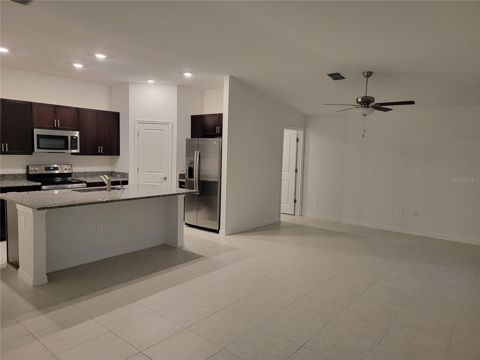 1844 Red Loop Property Photo 6