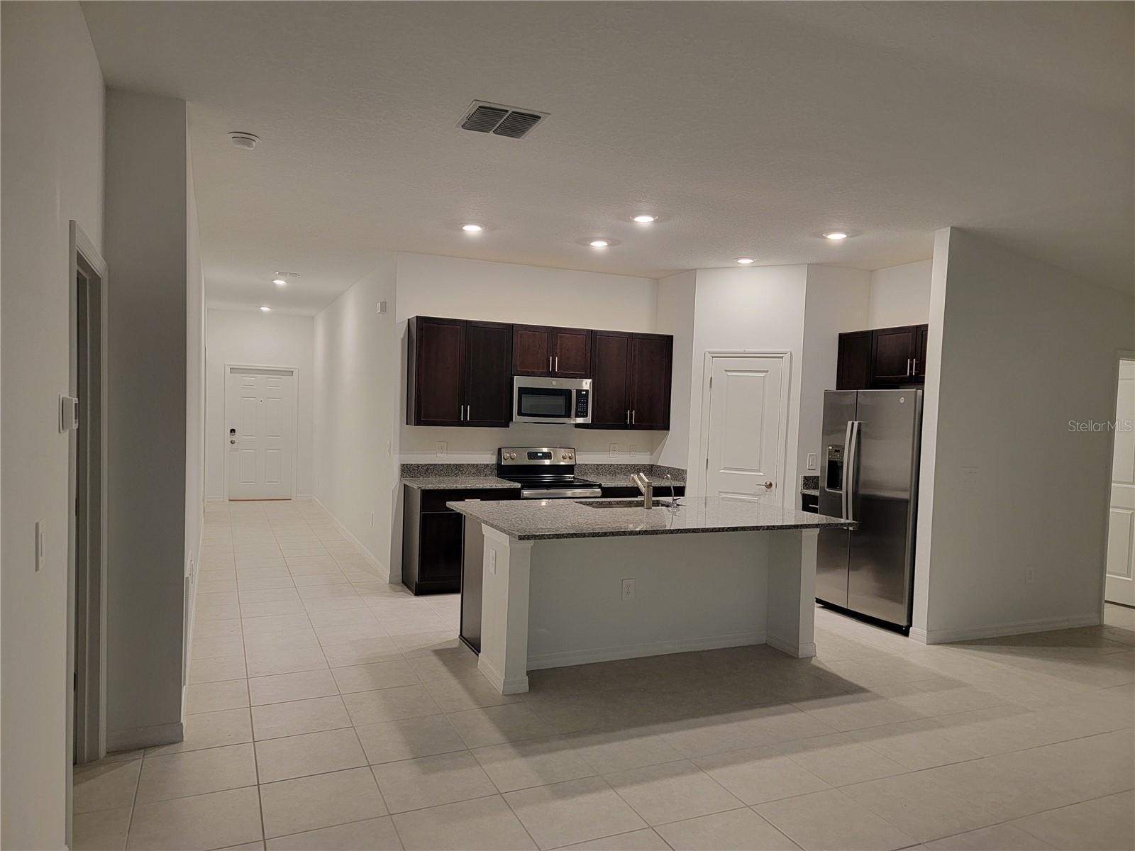 1844 Red Loop Property Photo 7