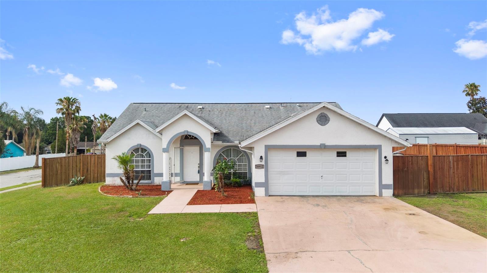 38912 Carr Dr Property Photo 2