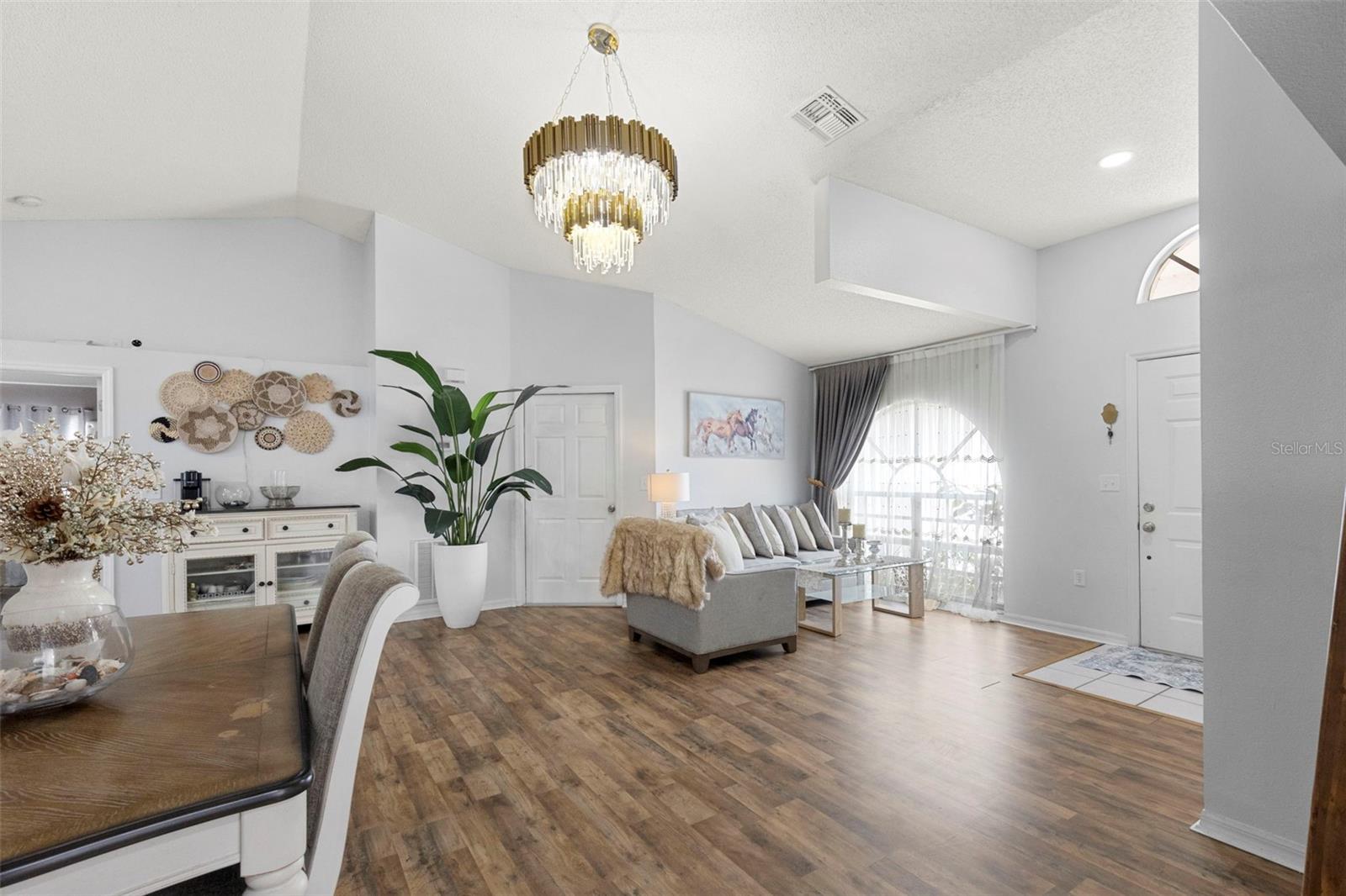 38912 Carr Dr Property Photo 11