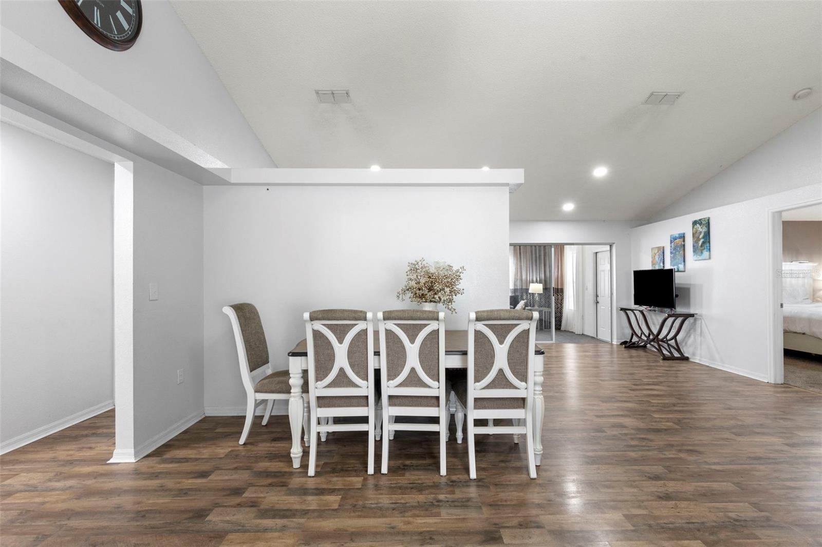 38912 Carr Dr Property Photo 15