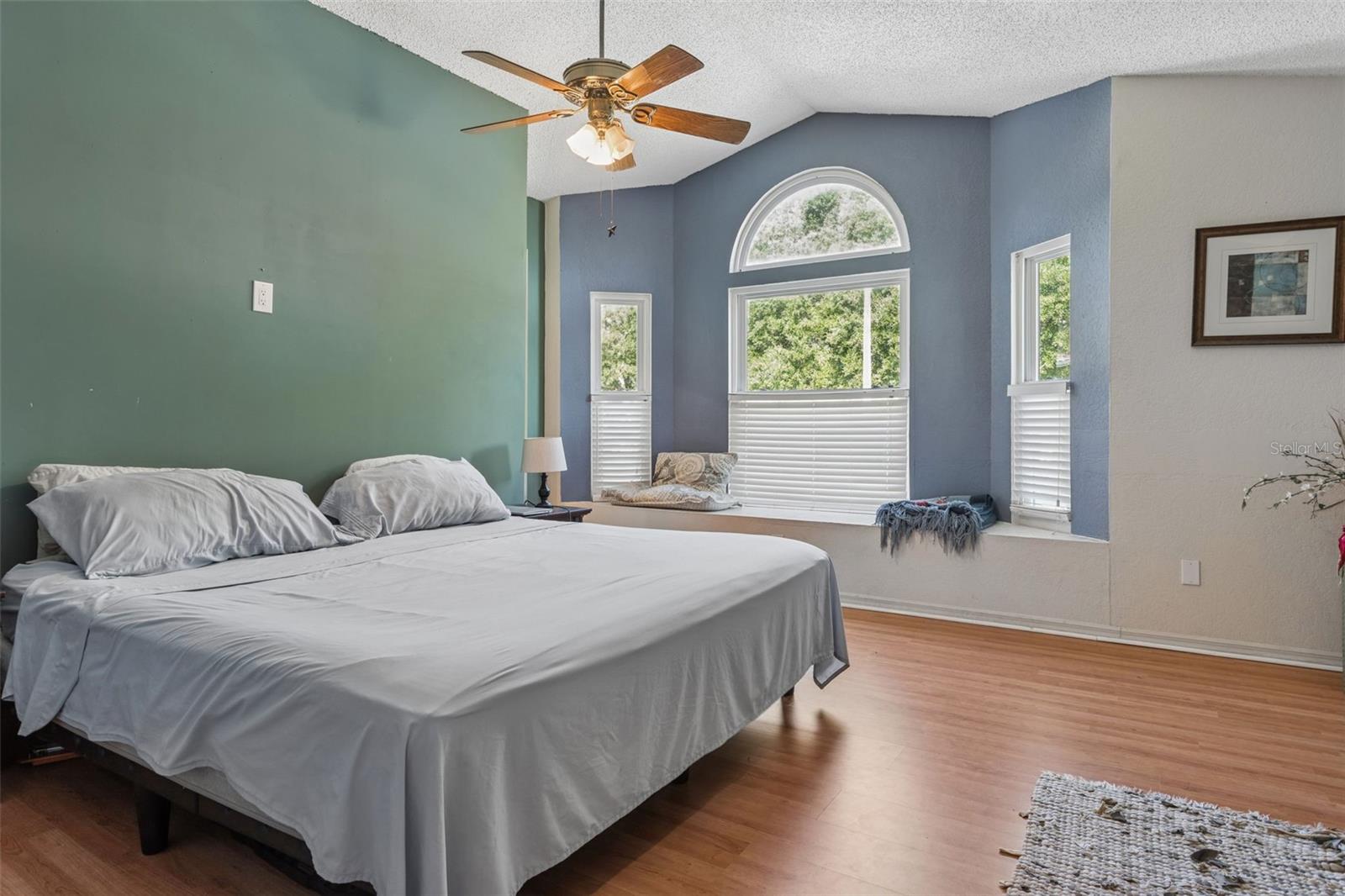 3237 Montrose Cir Property Photo 18