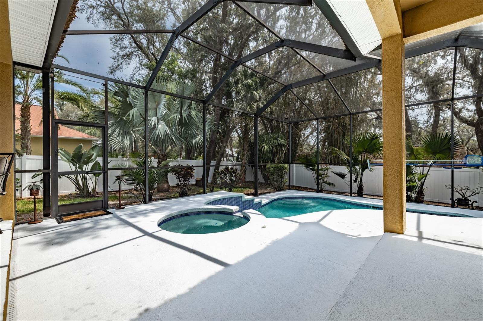 10131 Paddock Oaks Dr Property Photo 6