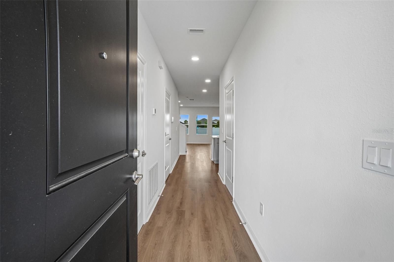 6868 Holcombe Down Dr Property Photo 3