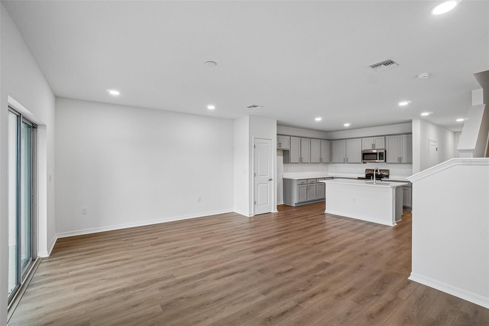 6868 Holcombe Down Dr Property Photo 11
