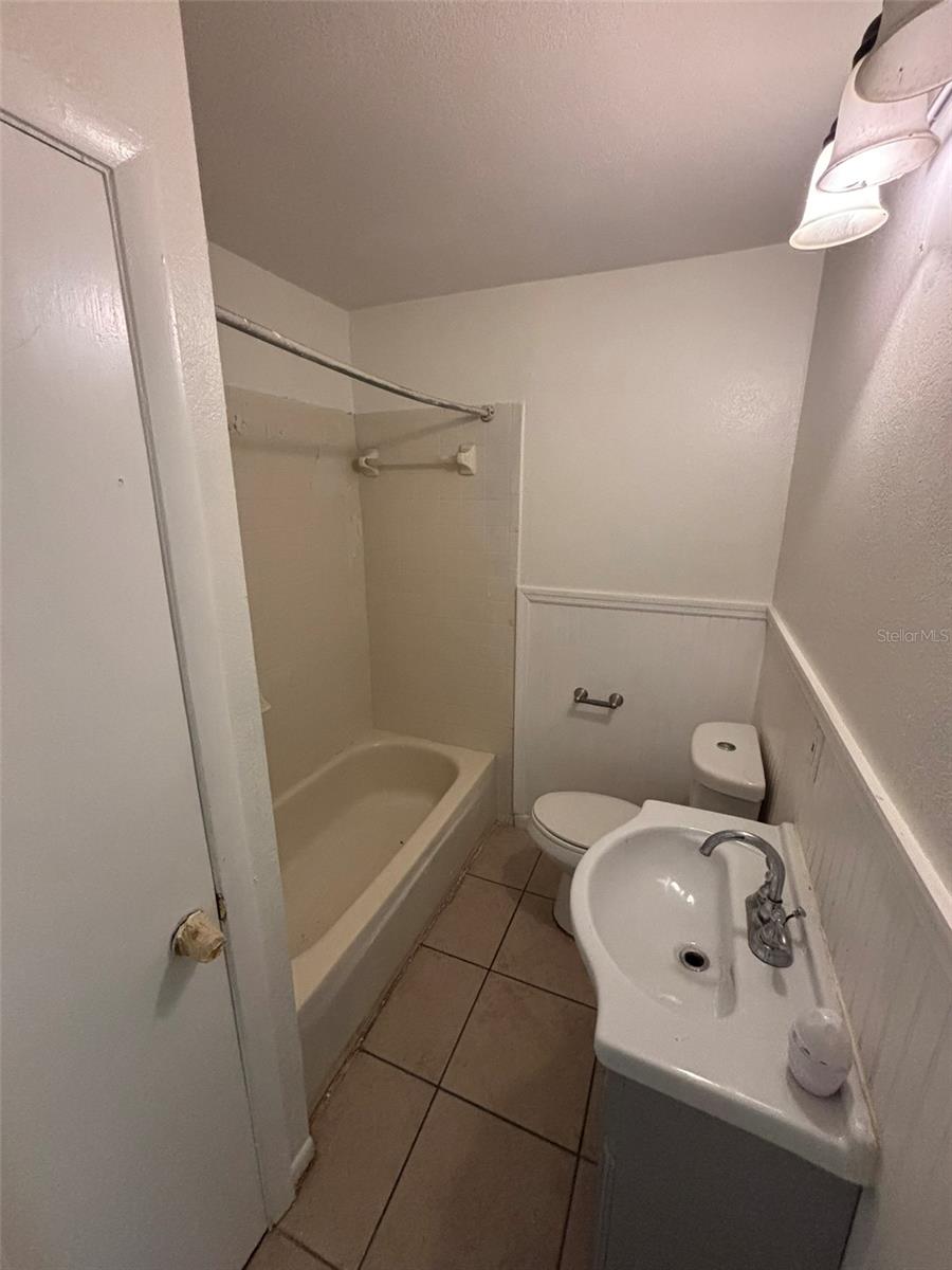 2908 E Howell St Property Photo 19
