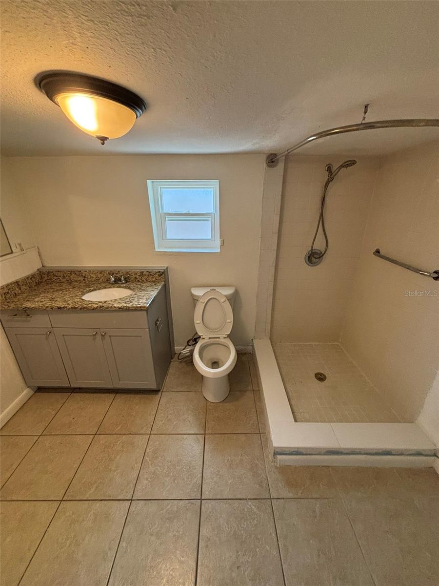 2908 E Howell St Property Photo 24