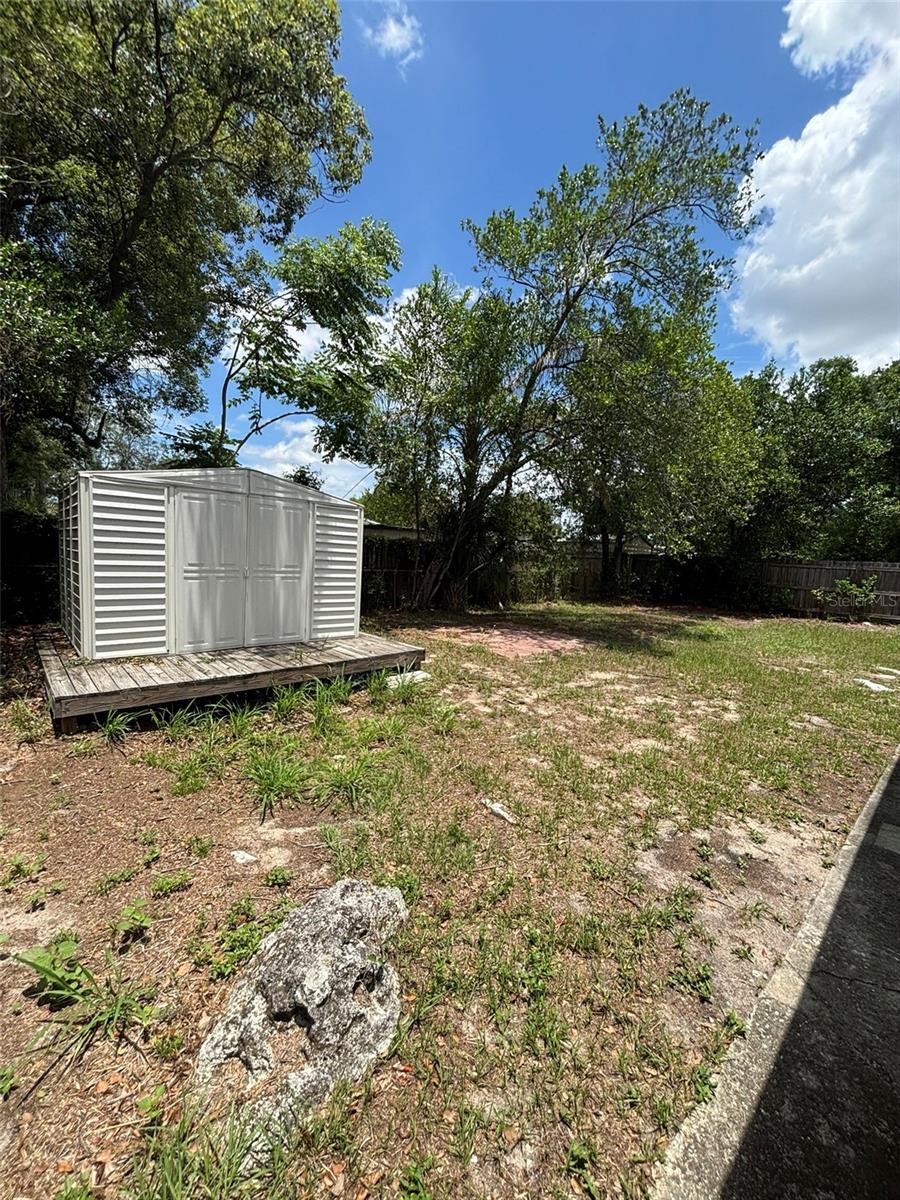 2908 E Howell St Property Photo 28