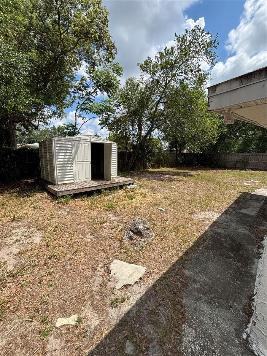 2908 E Howell St Property Photo 29