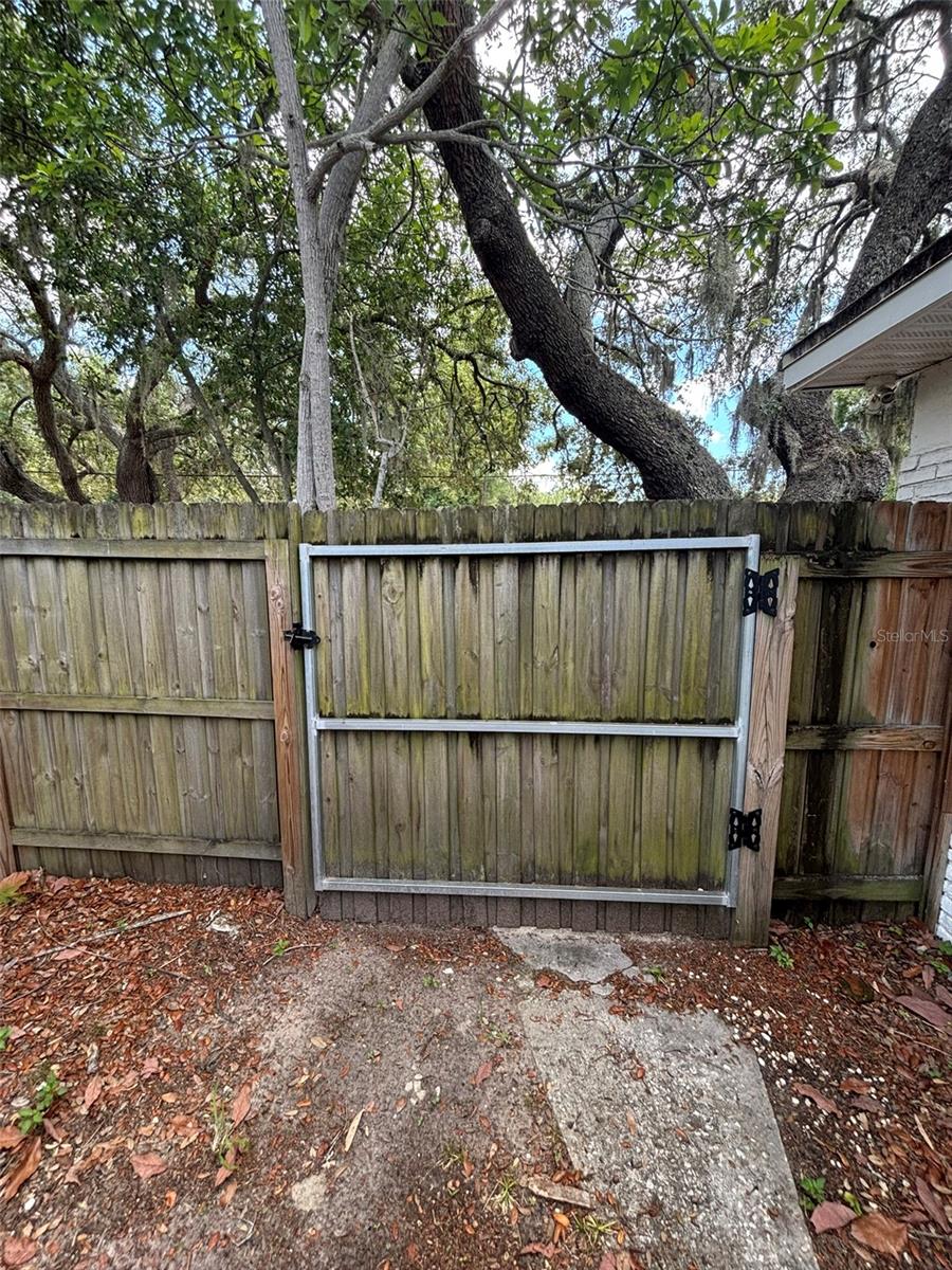 2908 E Howell St Property Photo 30