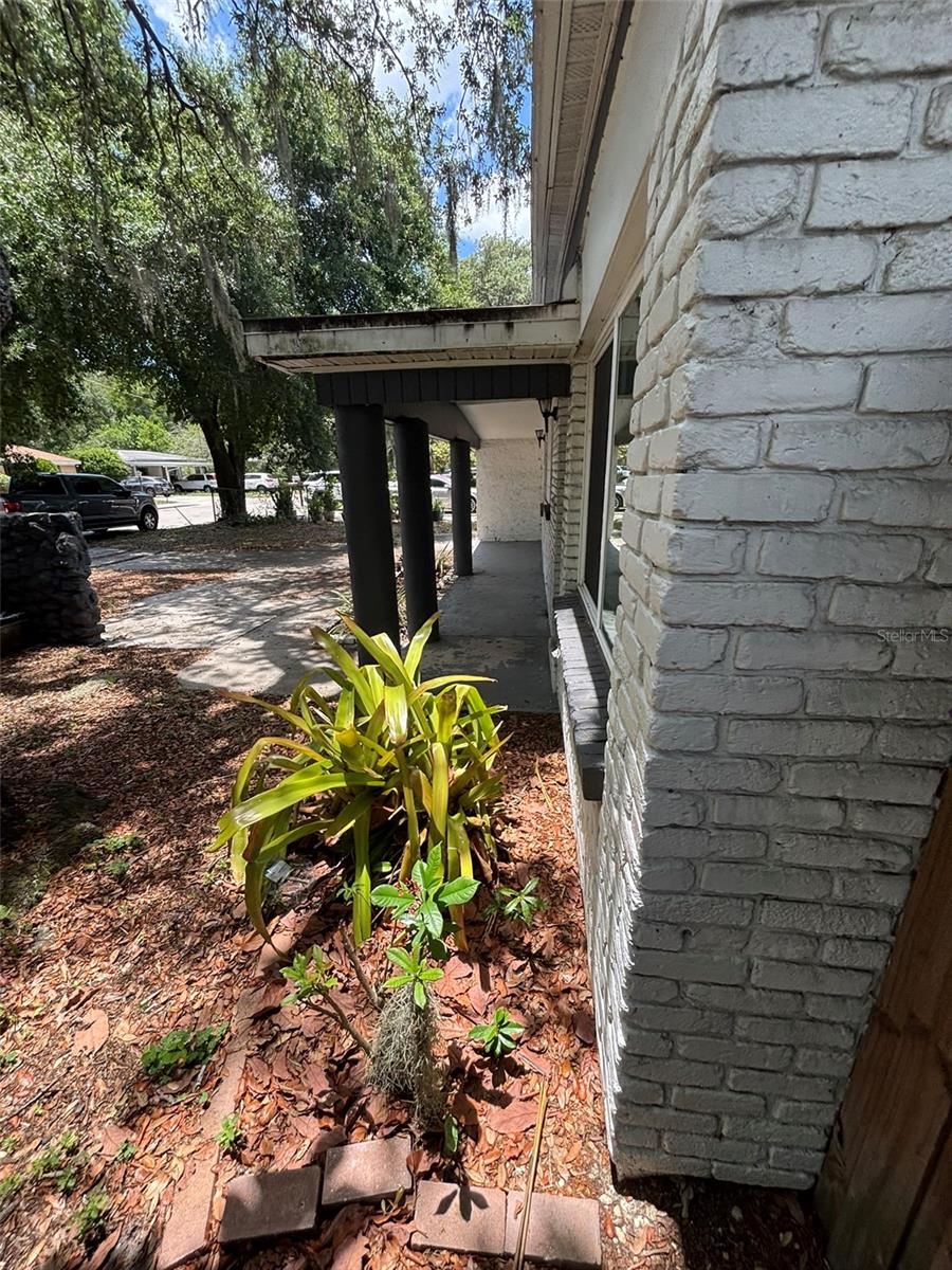 2908 E Howell St Property Photo 36
