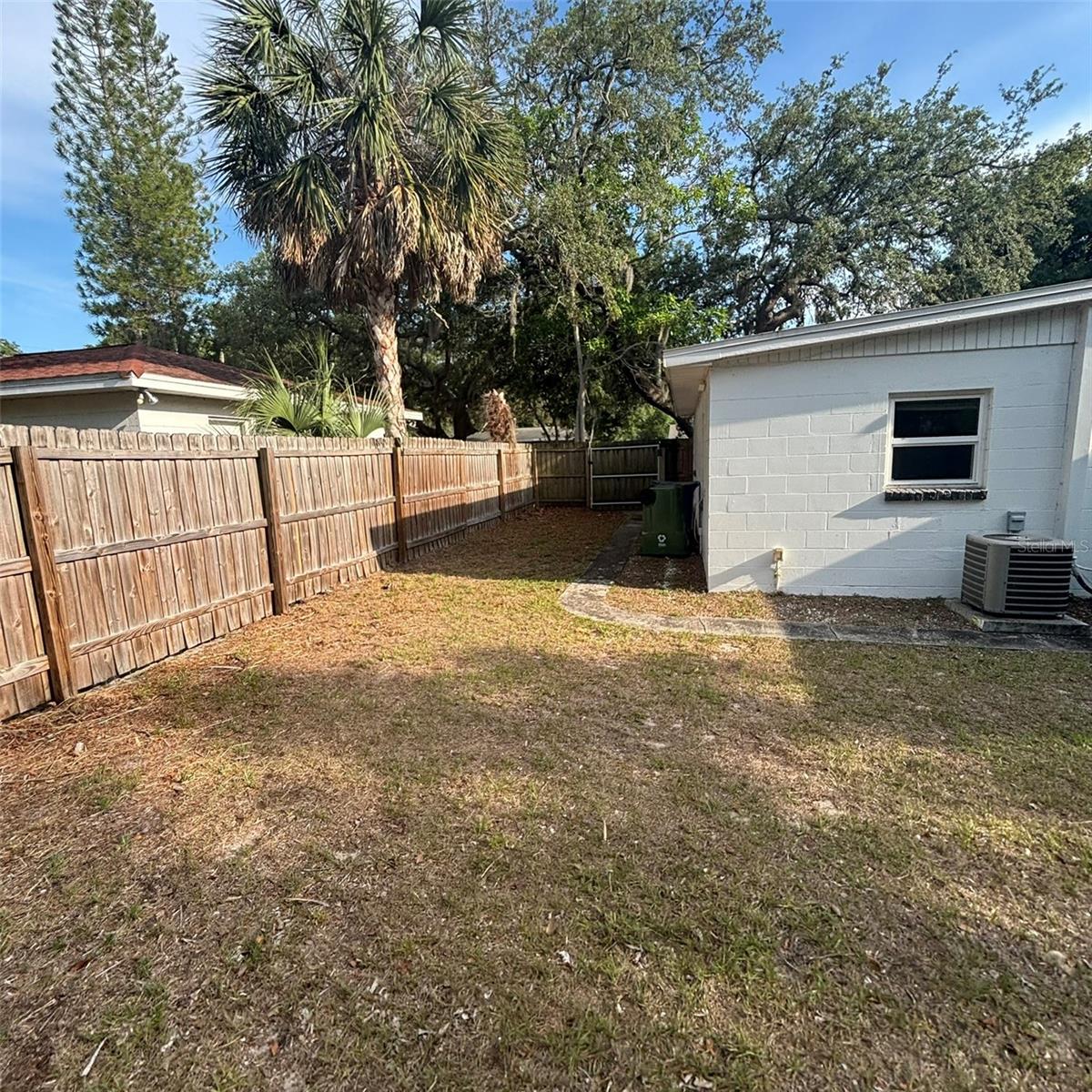 2908 E Howell St Property Photo 41