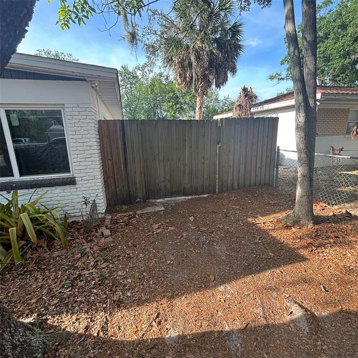 2908 E Howell St Property Photo 43