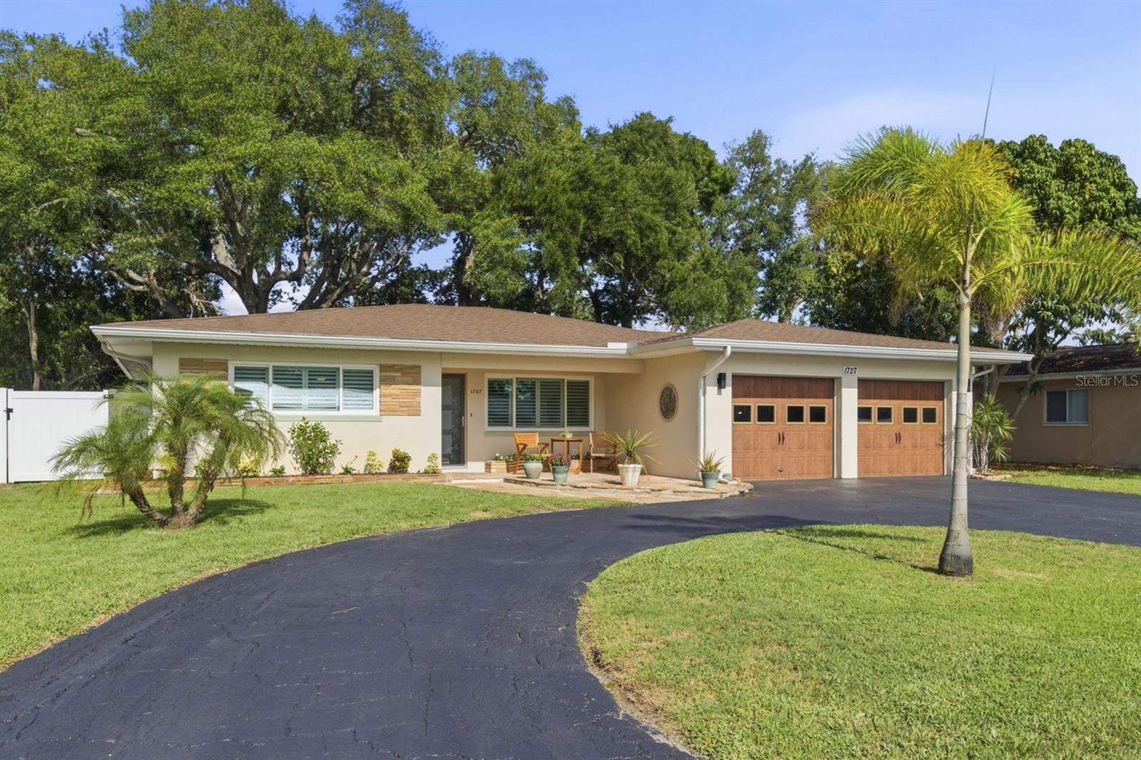 1727 Cypress Ave Property Photo 4