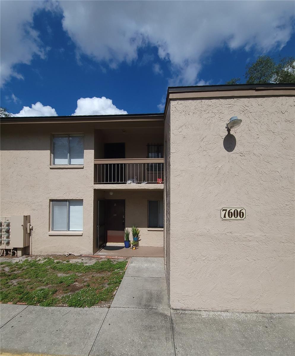 7606 ABBEY LN #208 Property Photo 1