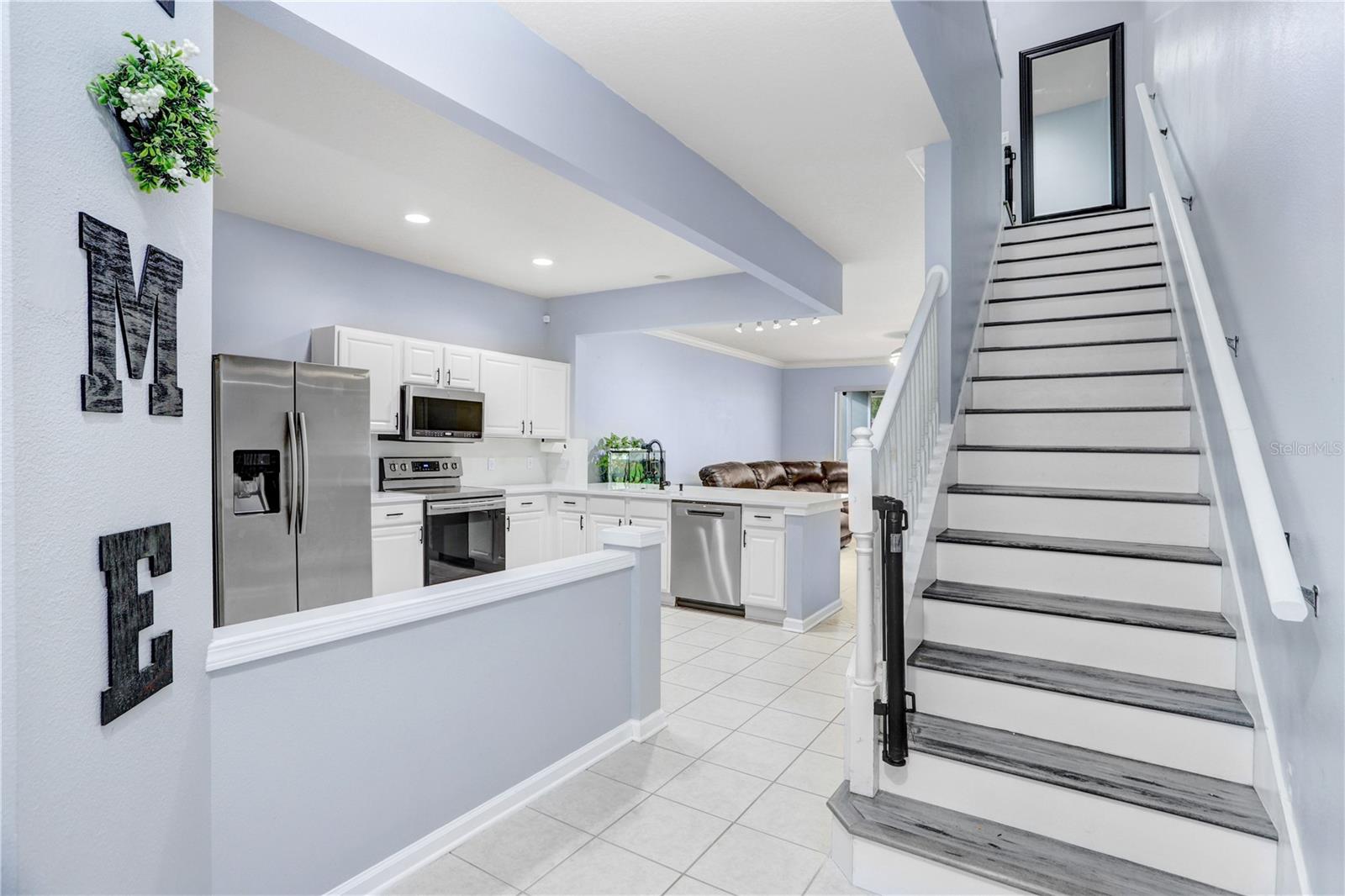 4986 Pond Ridge Dr Property Photo 4