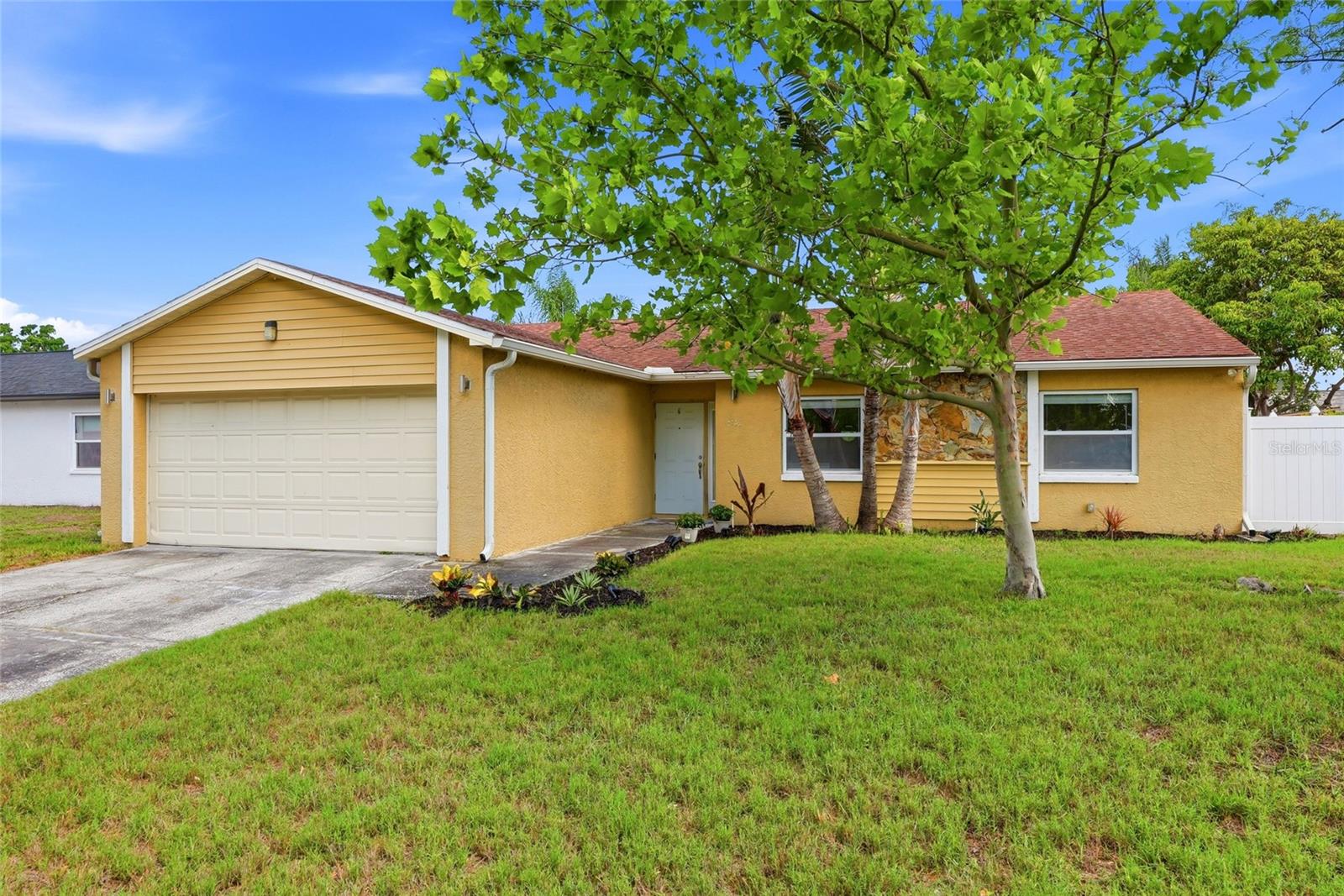 8405 Somerset Dr Property Photo 1