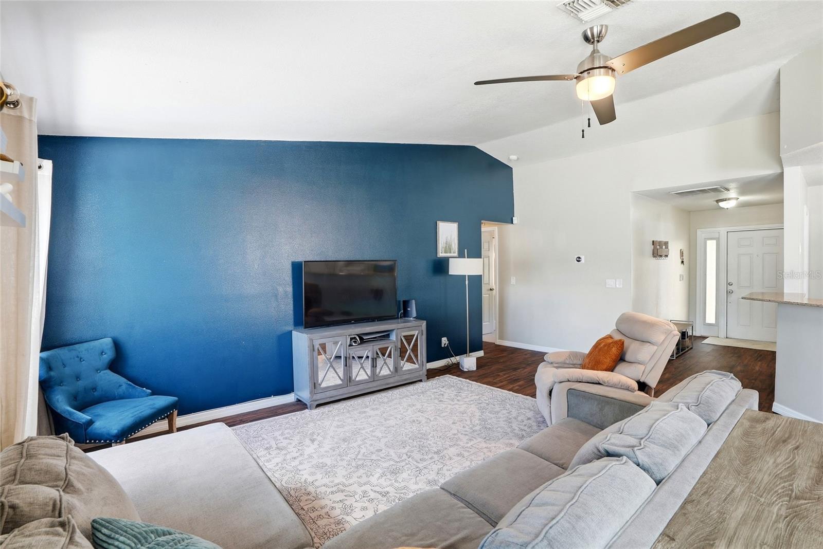 8405 Somerset Dr Property Photo 8