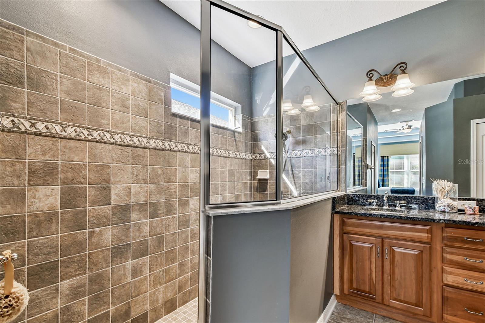 21753 Garden Walk Loop Property Photo 28