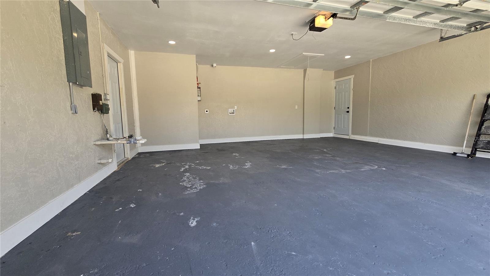 8607 Longboat Ln Property Photo 28