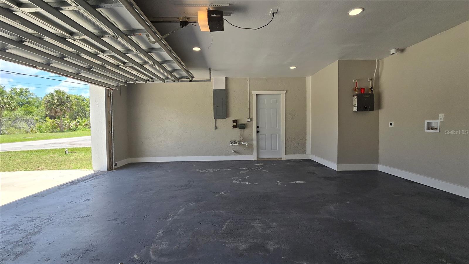 8607 Longboat Ln Property Photo 29