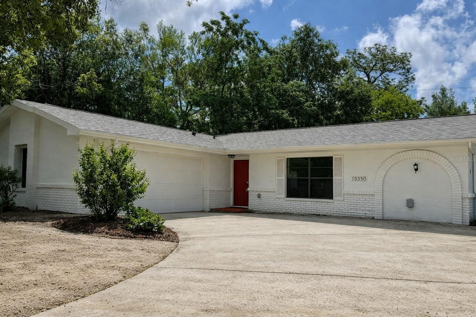11189 Linden Dr Property Photo 1