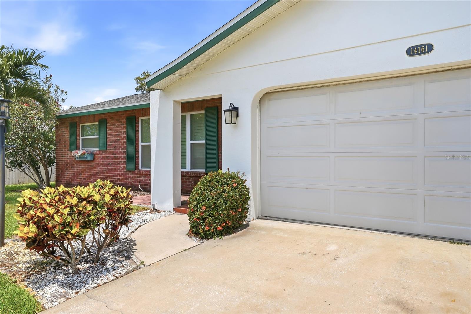 14161 Hetrick Cir N Property Photo 6