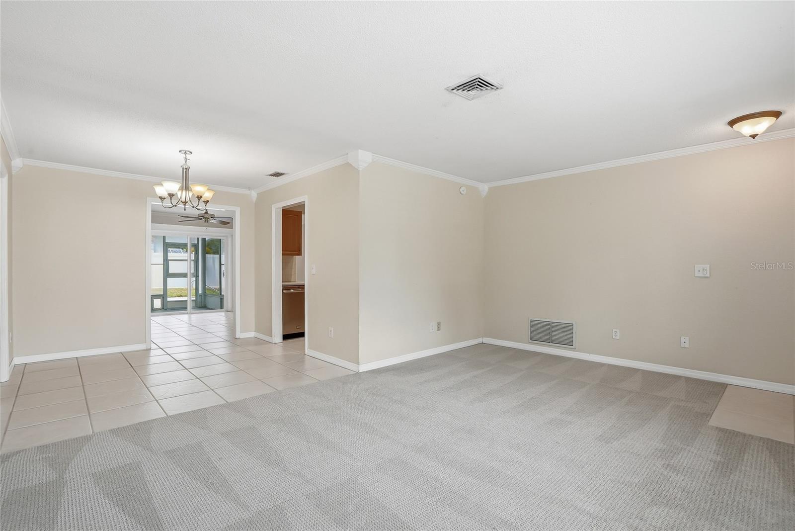 14161 Hetrick Cir N Property Photo 8