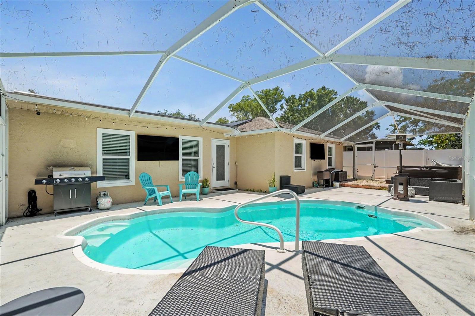 2627 Surrey Dr Property Photo 4