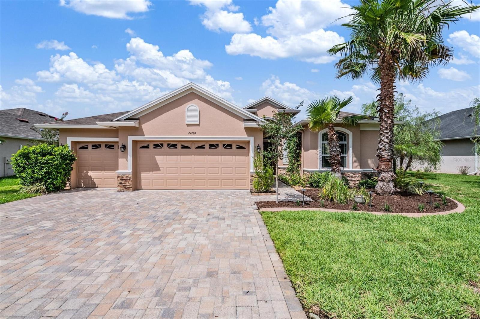 27205 Hawks Nest Cir Property Photo 1