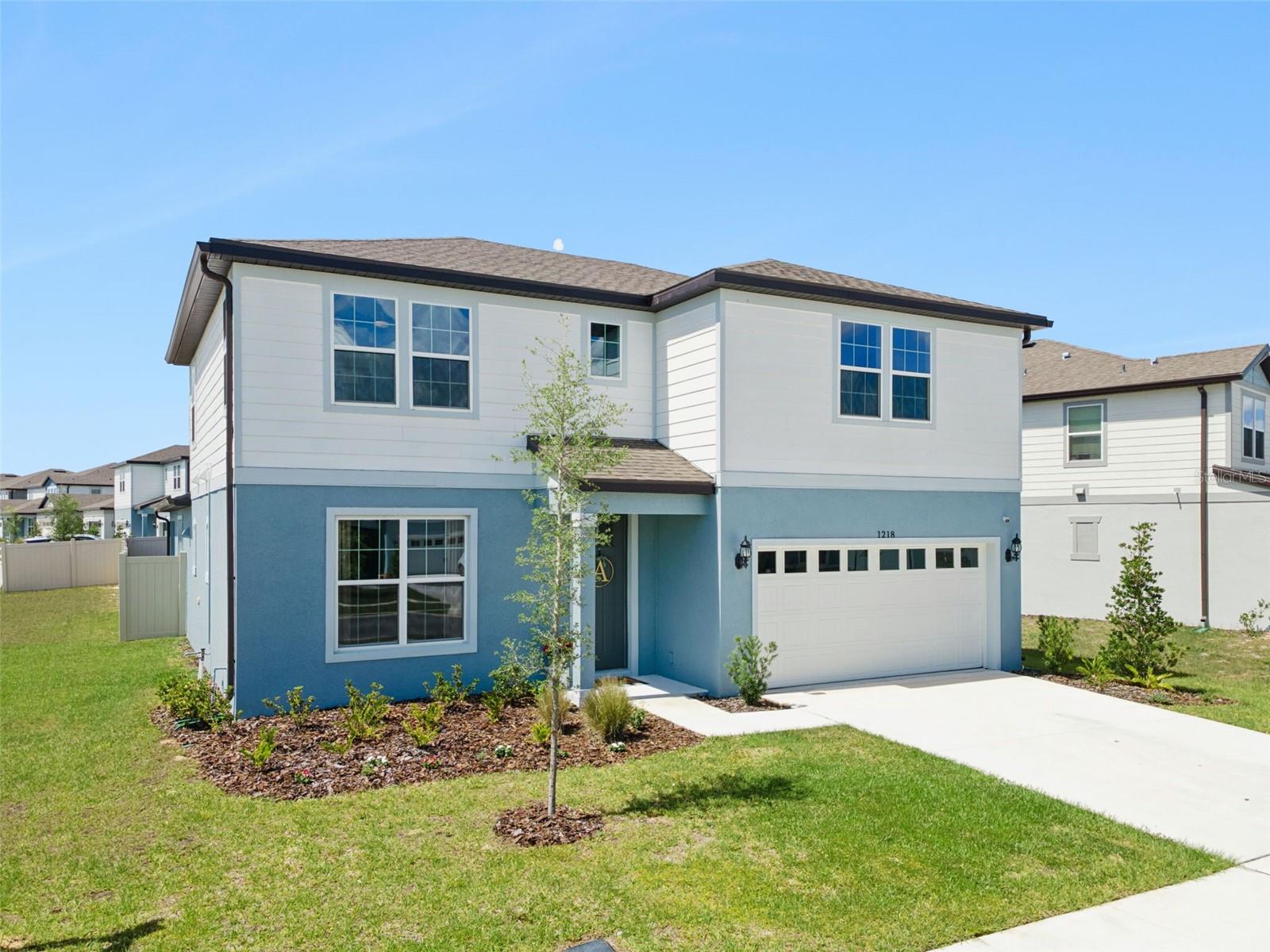 1218 Lakeridge Way Property Photo 4