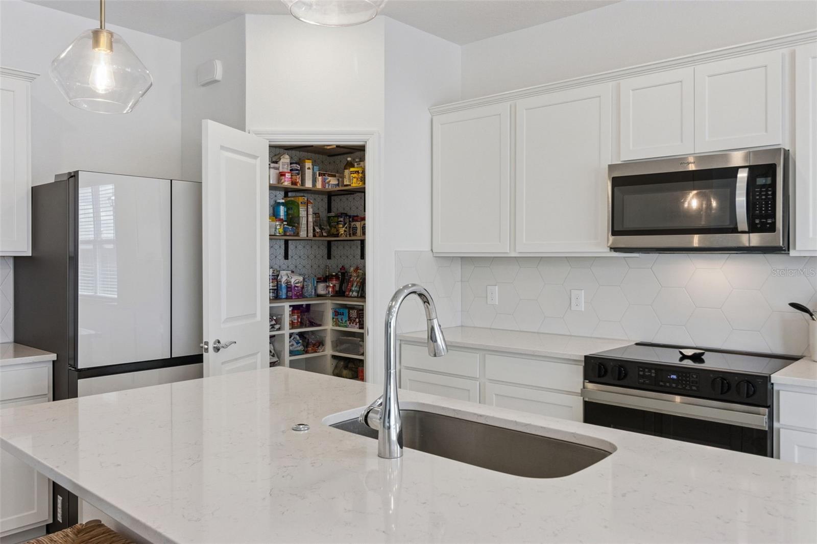1218 Lakeridge Way Property Photo 12