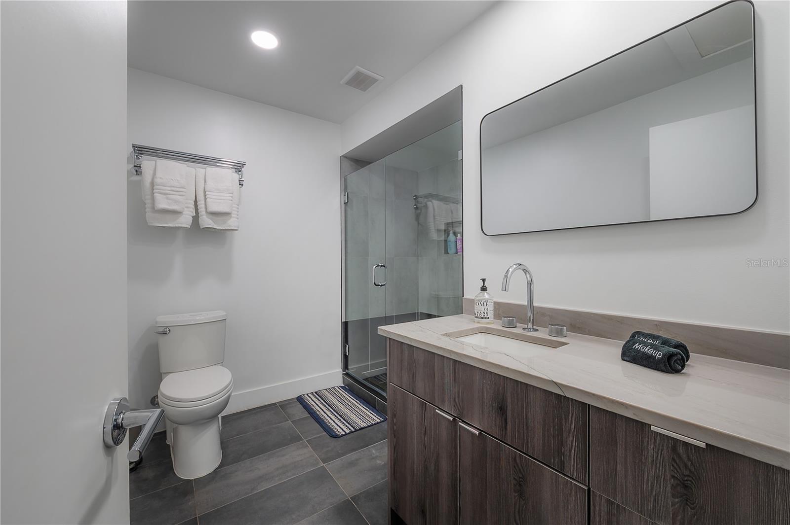 8757 Bay Pointe Dr Property Photo 23