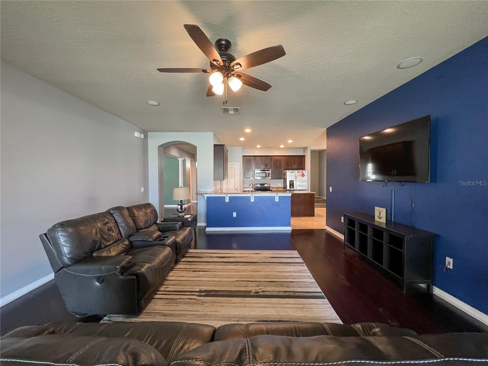 6906 Boulder Run Loop Property Photo 7