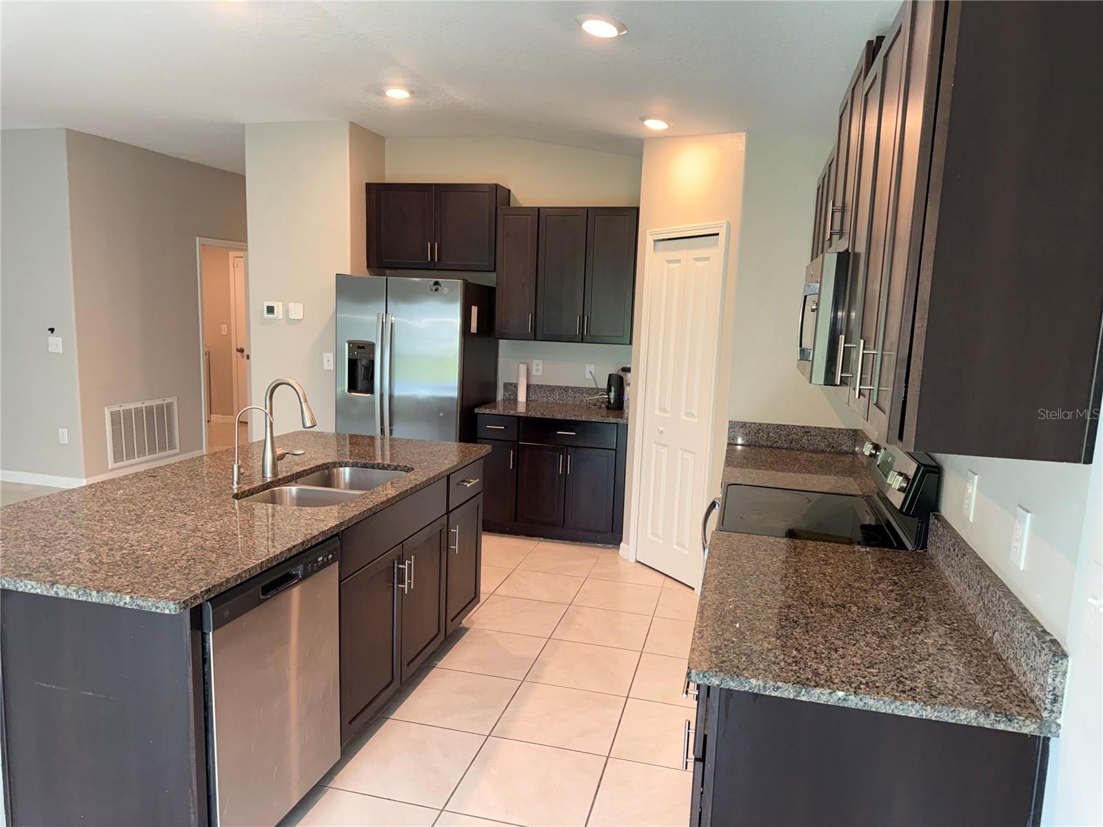 13204 Great Plains Dr Property Photo 8