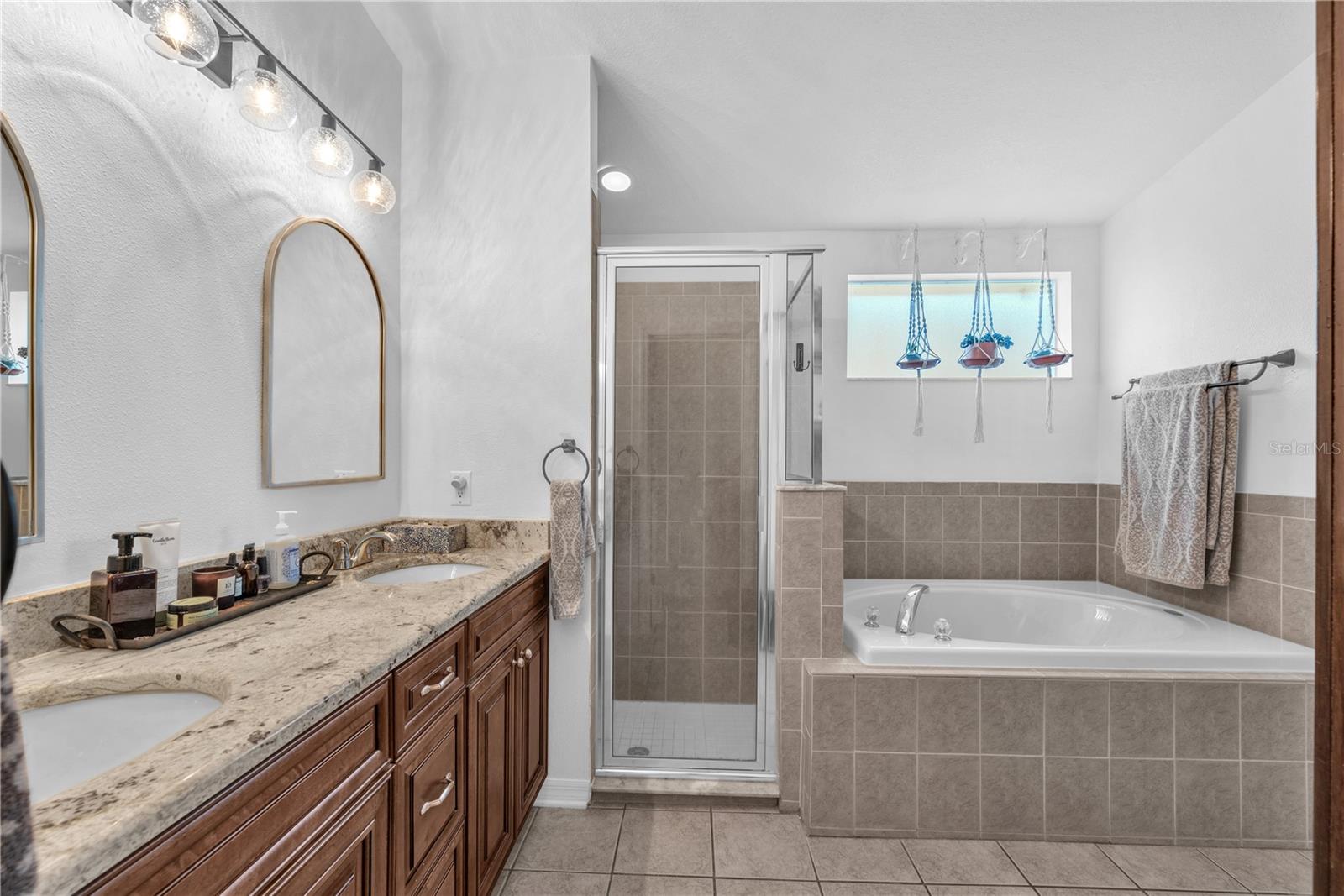 16316 Bridgeglade Ln Property Photo 11