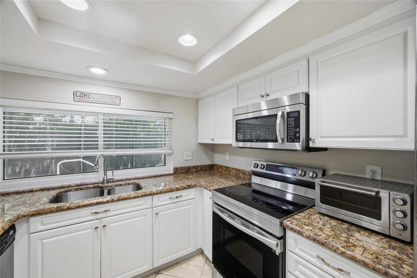 2447 Grove Ridge Dr Property Photo 12