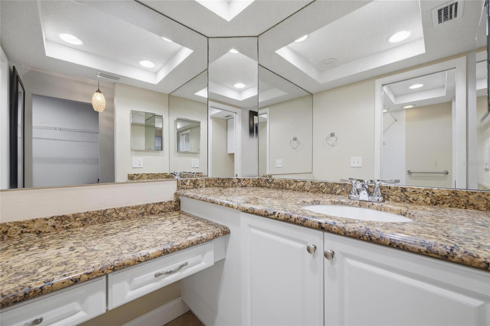 2447 Grove Ridge Dr Property Photo 21