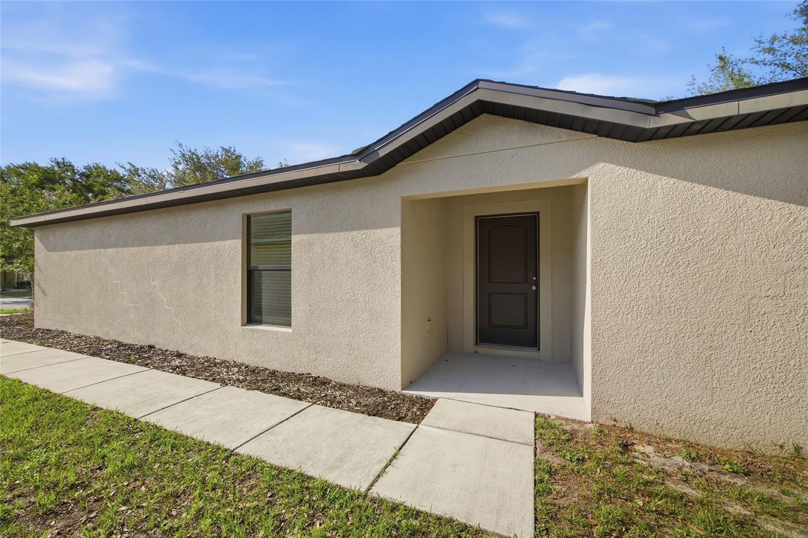8512 Silverbell Loop Property Photo 3