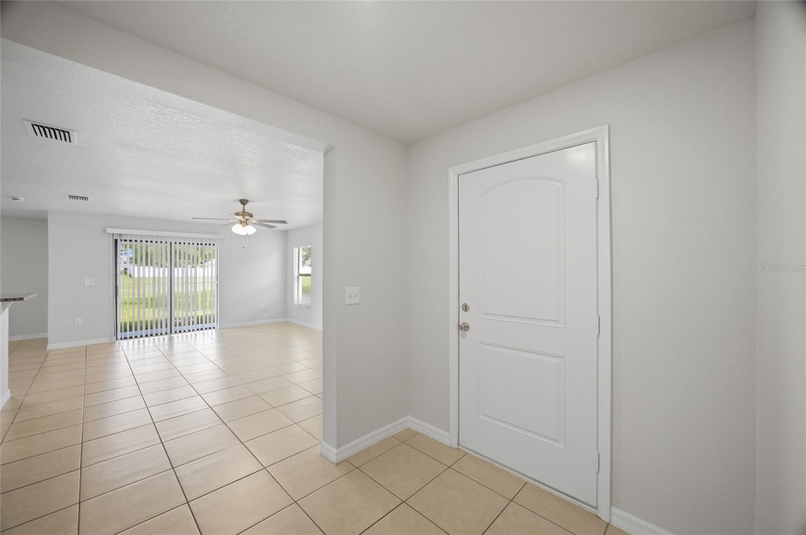 8512 Silverbell Loop Property Photo 4