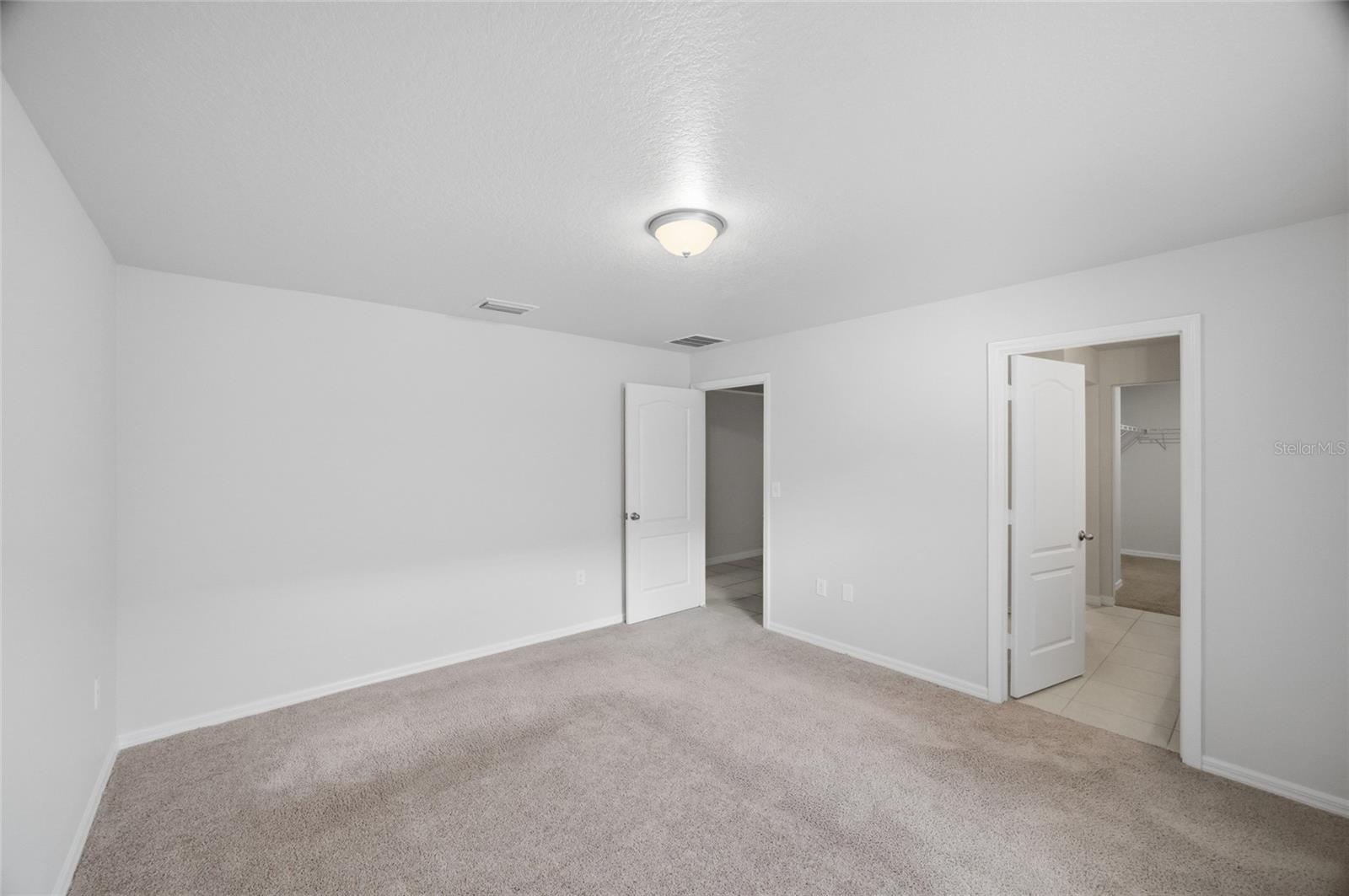 8512 Silverbell Loop Property Photo 13