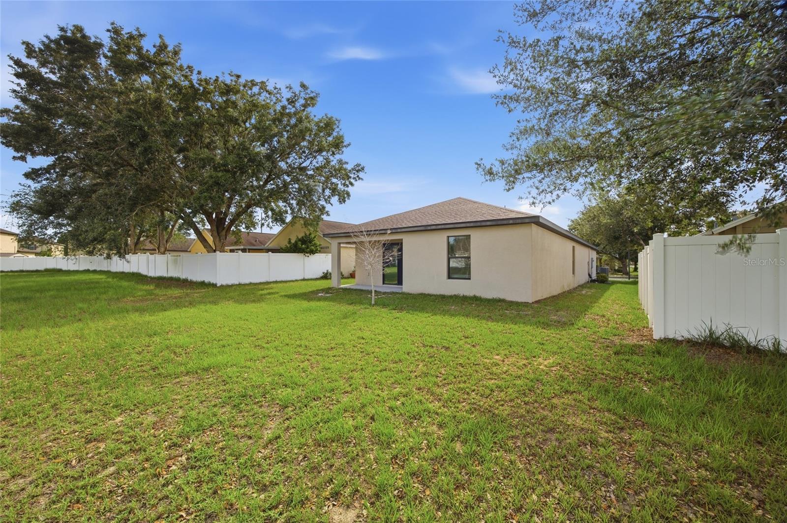 8512 Silverbell Loop Property Photo 27